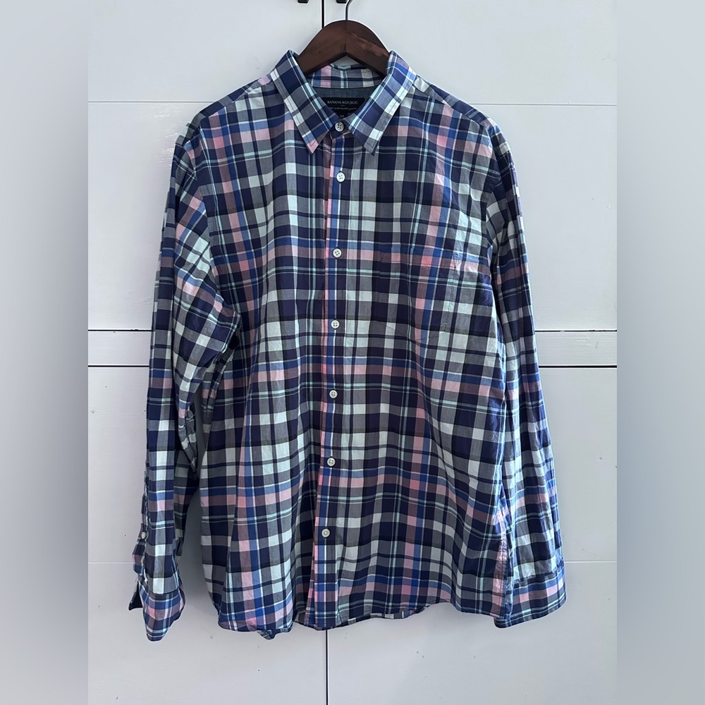 Banana Republic Men's Plaid Shirt - Navy, Pink, and White